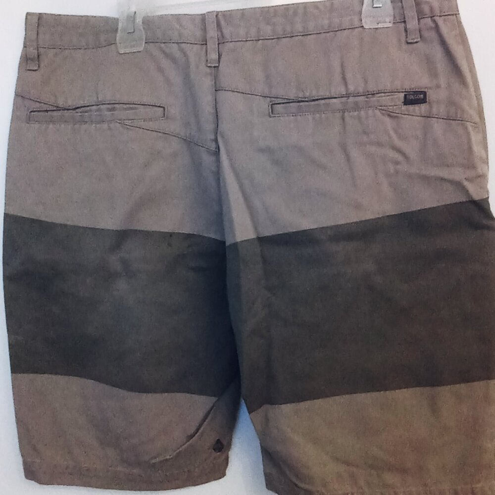 Volcom Shorts - Picture 6 of 7